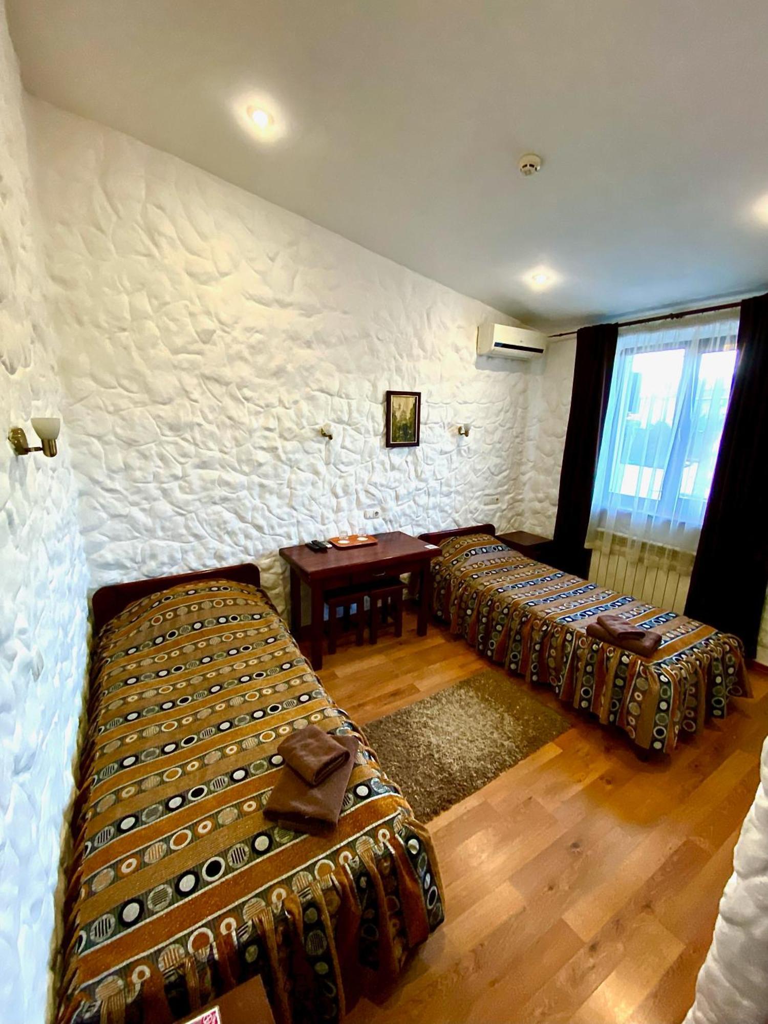 Complex Khutor Hotel Velyka Omelyana Exterior photo