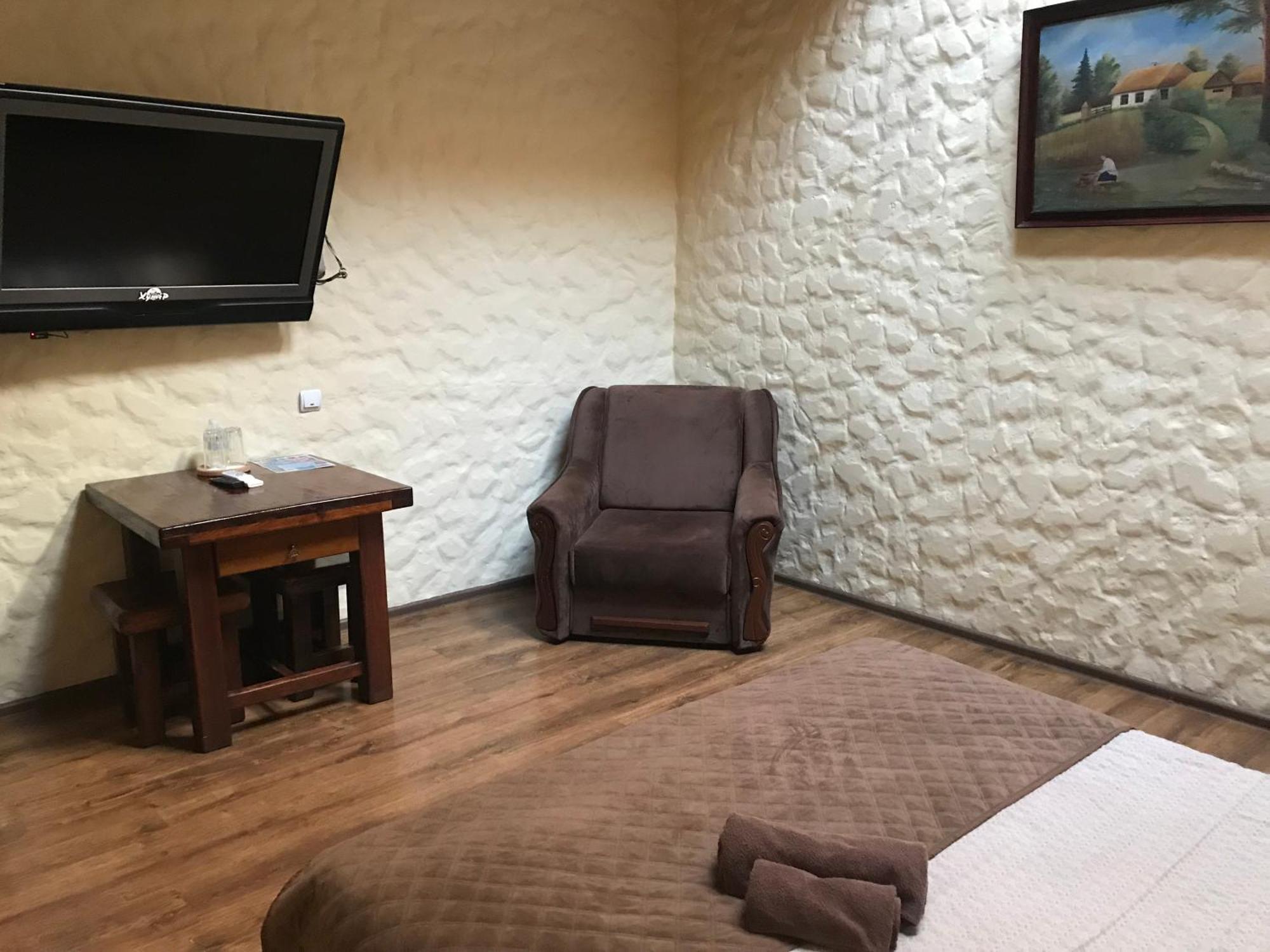 Complex Khutor Hotel Velyka Omelyana Exterior photo